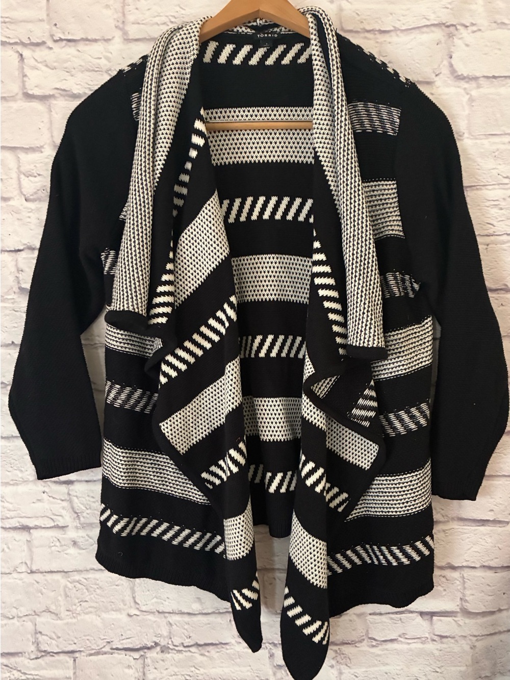 Torrid Black & White Striped Open-Front Cardigan Sweater - Size 1 (1X)